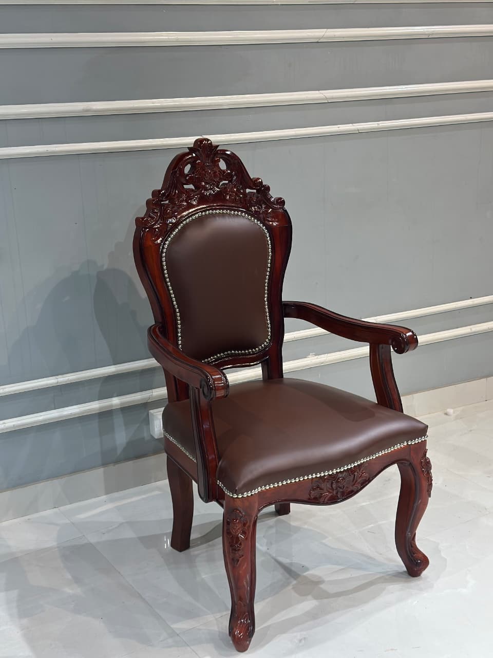 New Handicrafts Wooden Hand Carved Royal Look Chair
