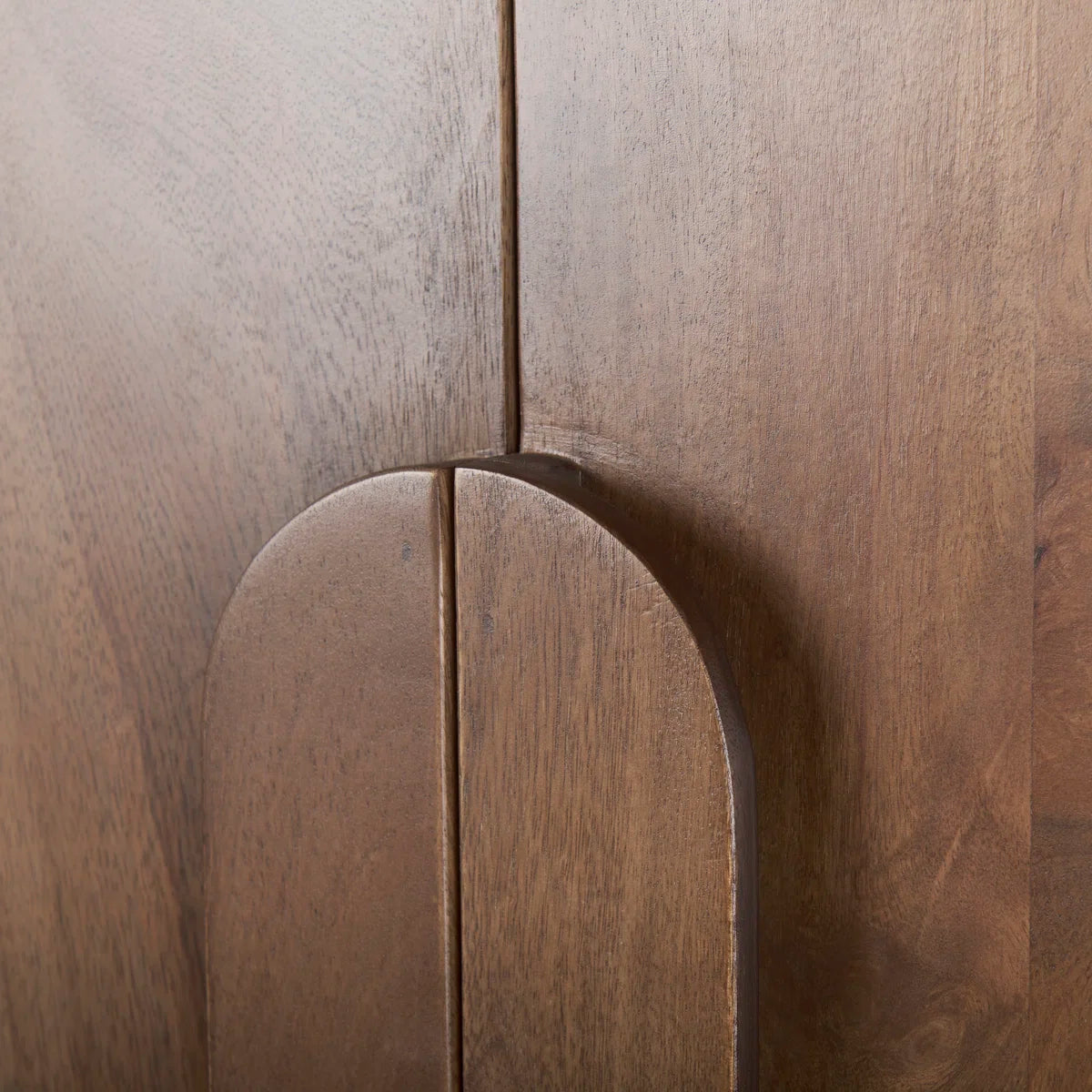 Ranae Armoire