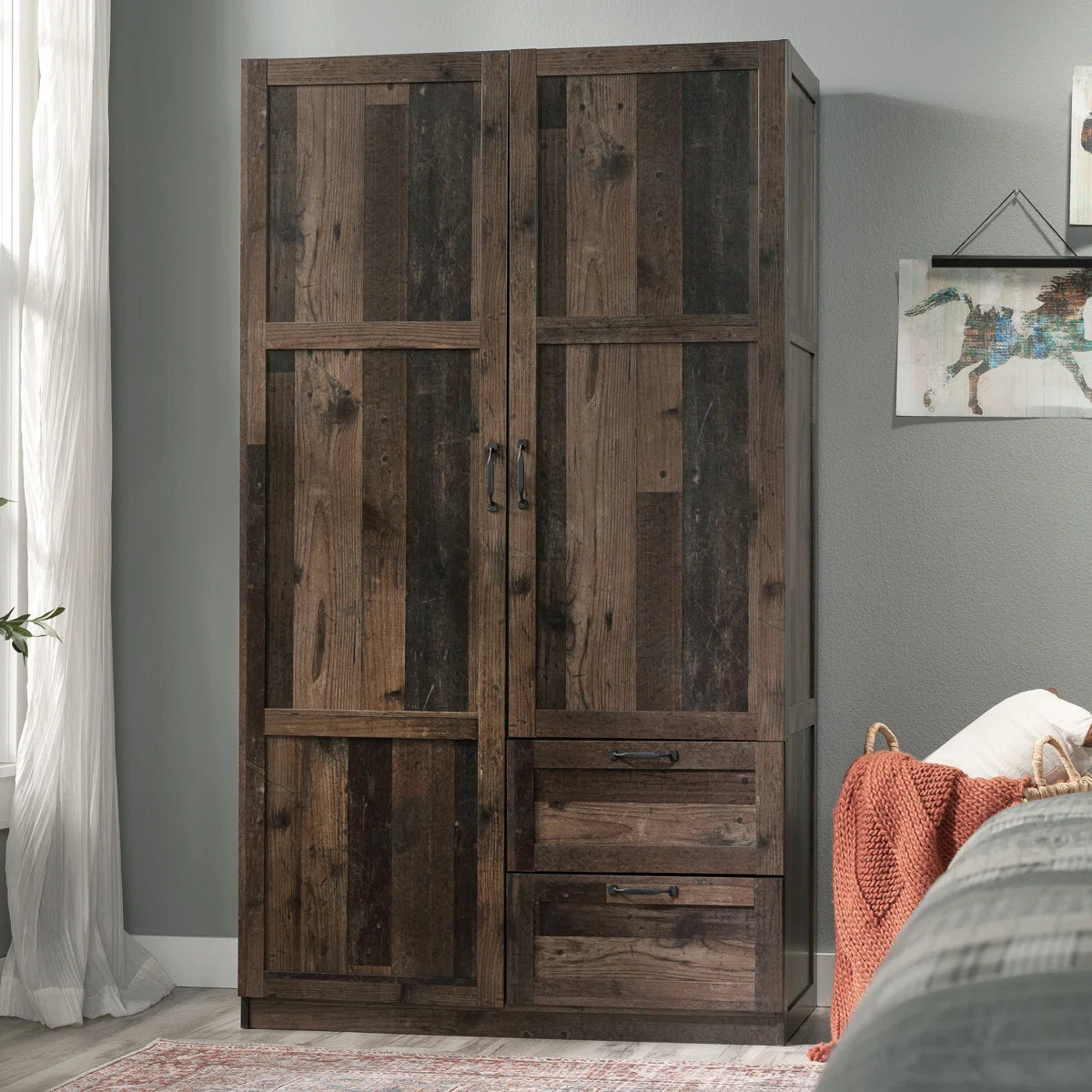 Lott Armoire