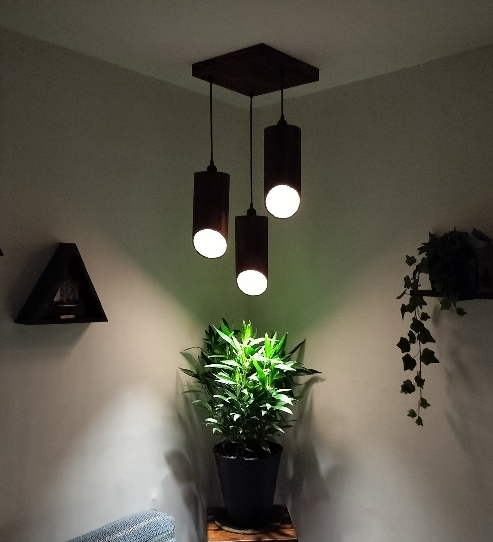 Cedar Brown Cluster Hanging Lamp (BULB NOT INCLUDED)