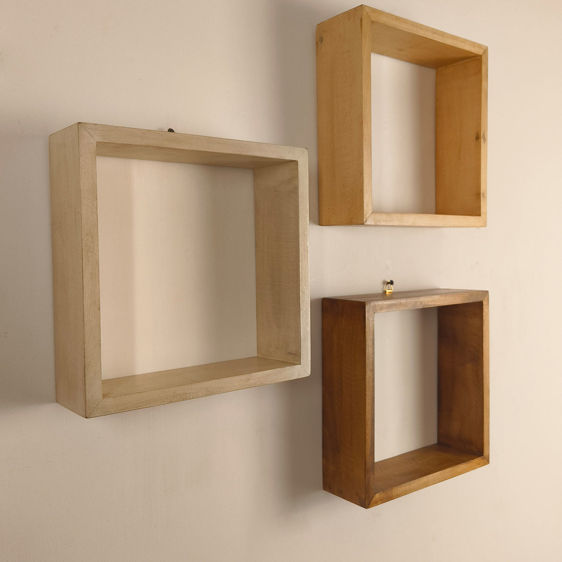 EDWARD III Rectangular Shaped Set of 3 Wooden Wall Shelves