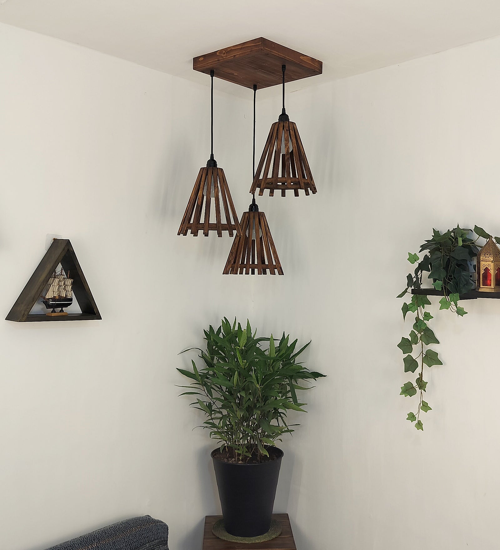 Funnel Brown Wooden Cluster Hanging Lamp