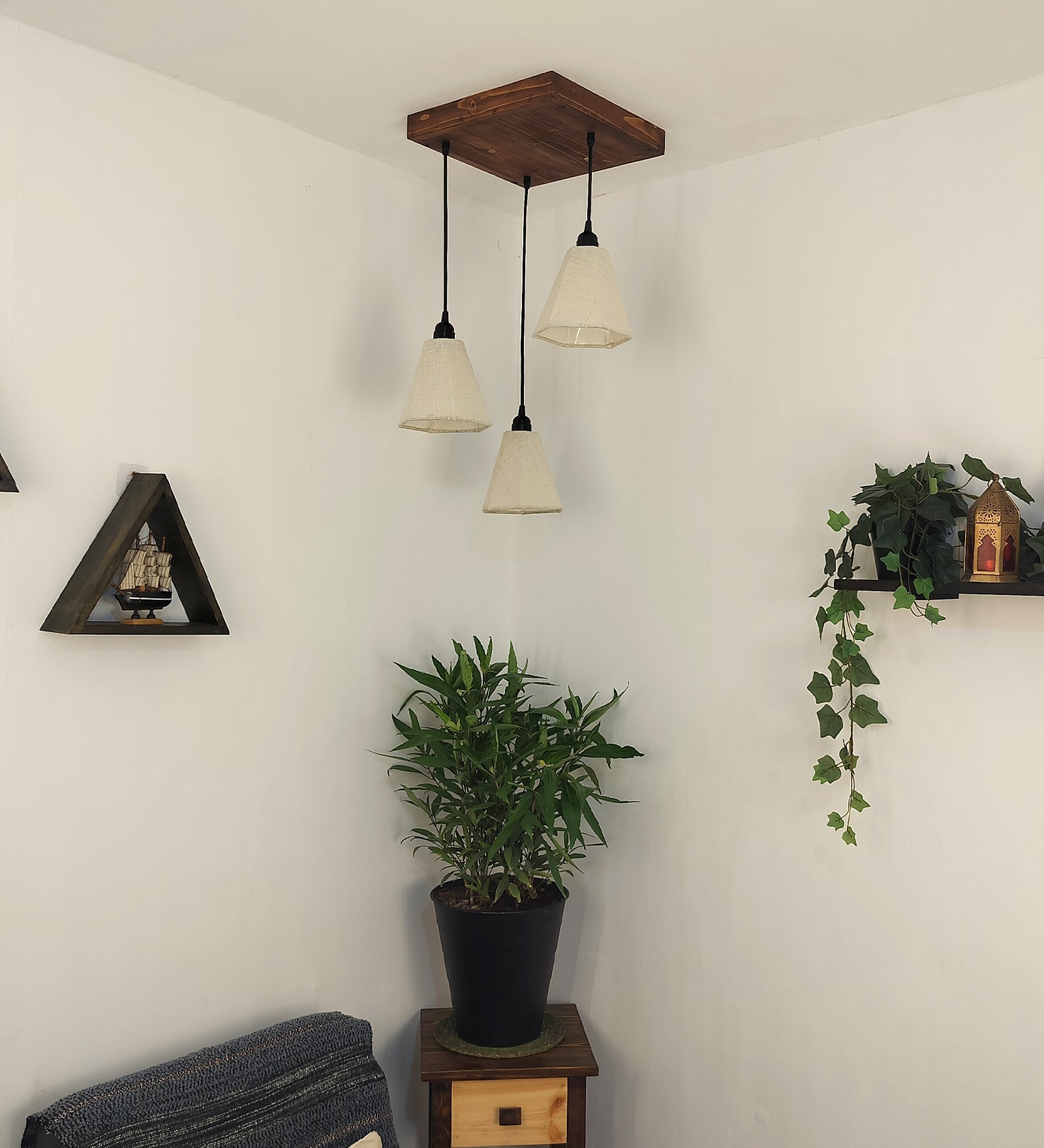 Hexspot Brown Wooden Cluster Hanging Lamp