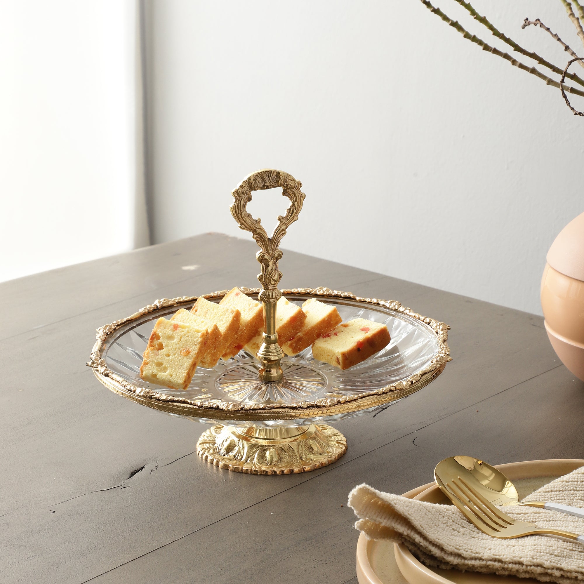 Spearhead Crystal Cake Stand in Gold