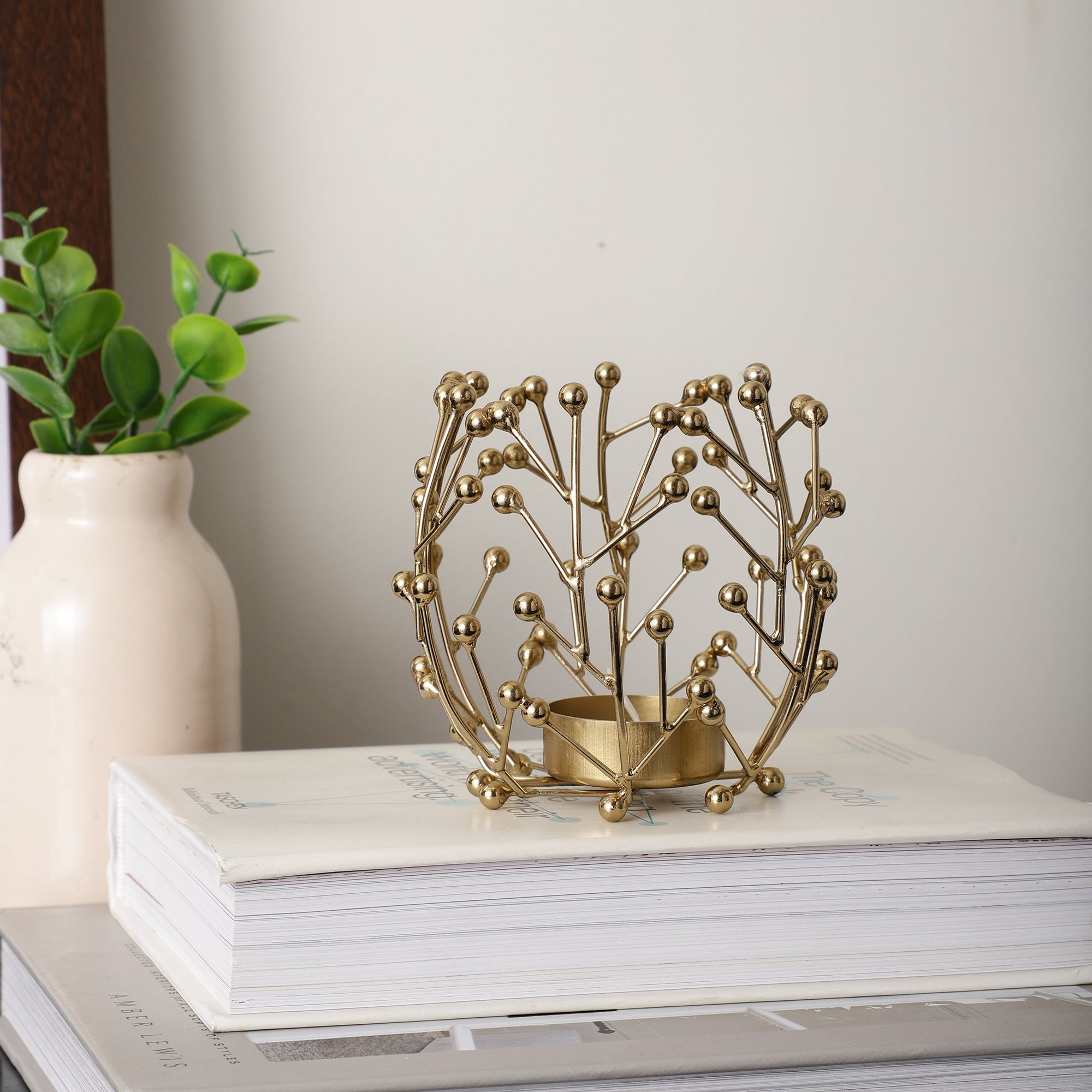 Juanita Tealight Holder in Gold