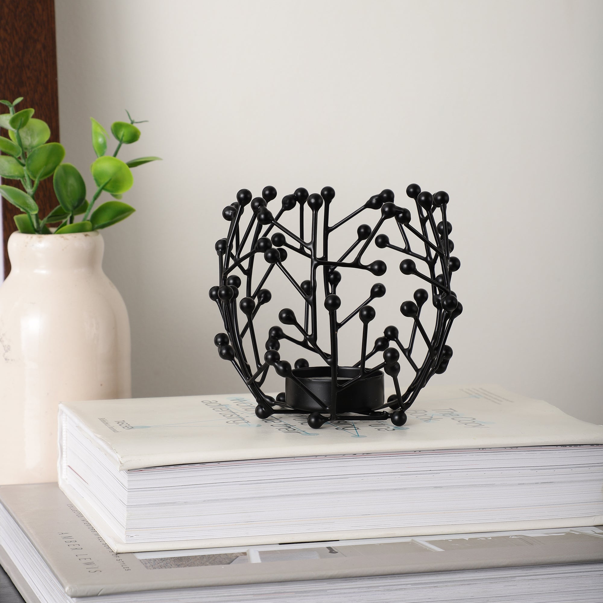 Juanita Tealight Holder in Black