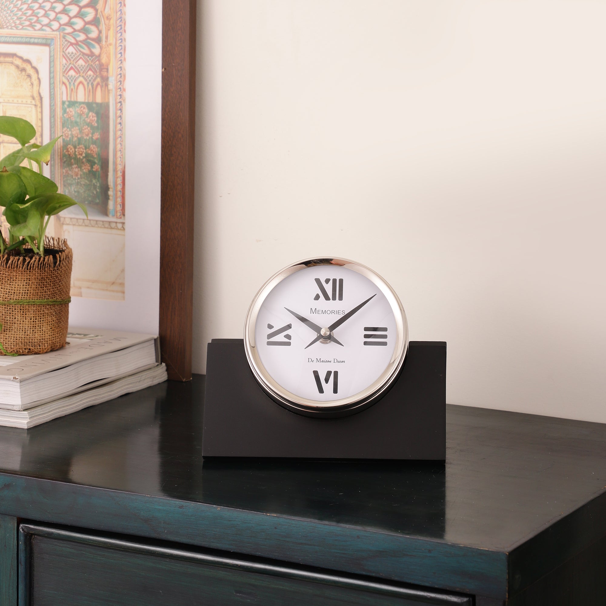 Varner Table clock in Silver Black