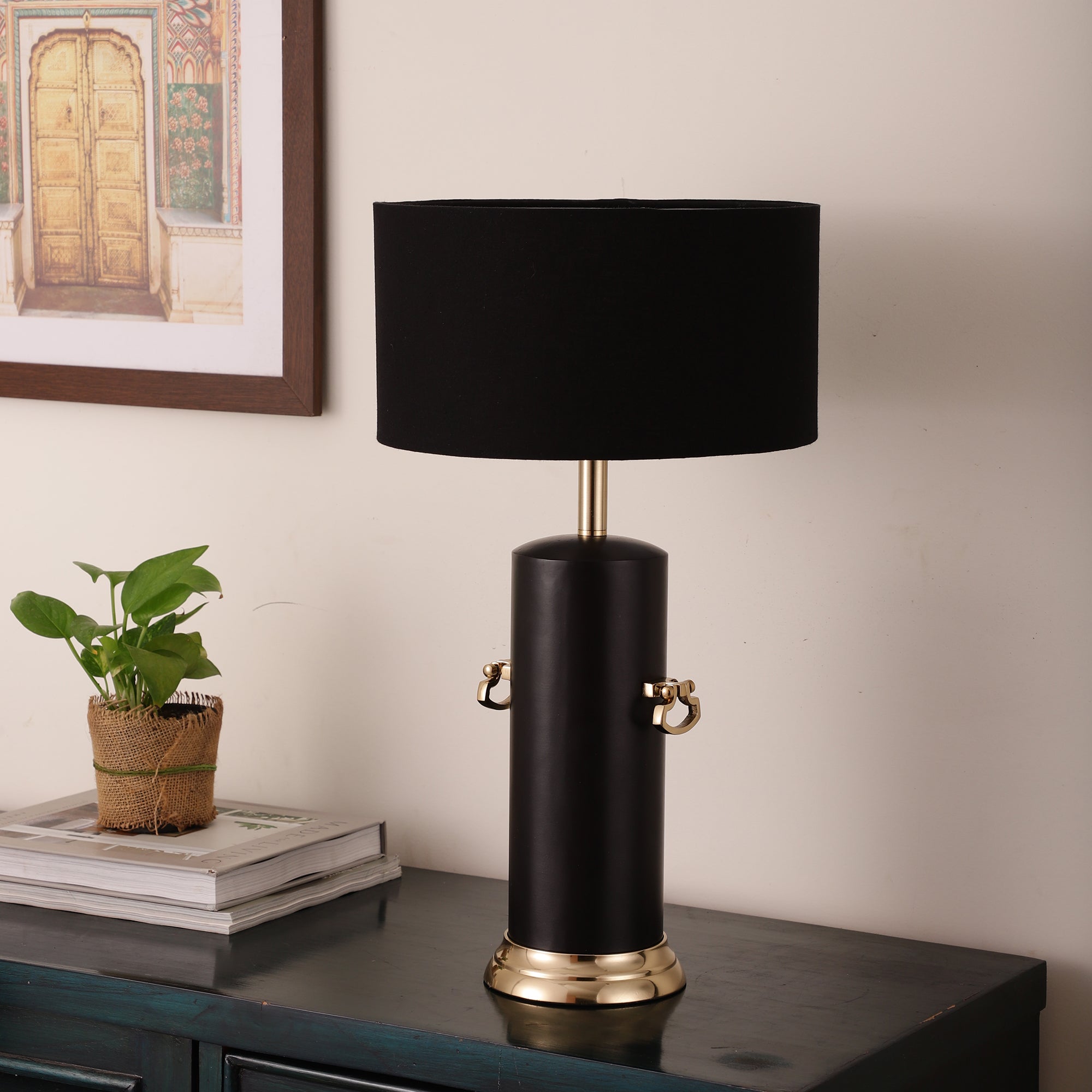 Zenith'S handle table lamp