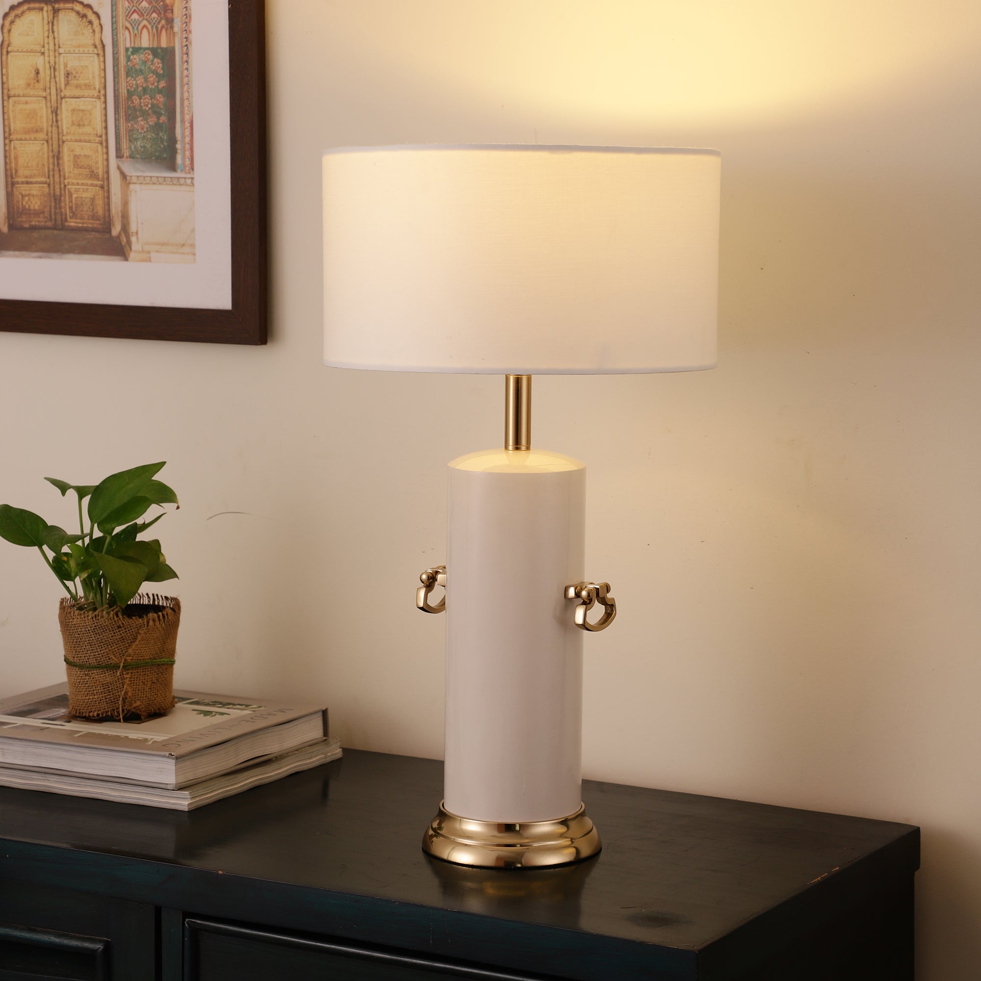 Zenith'S handle table lamp