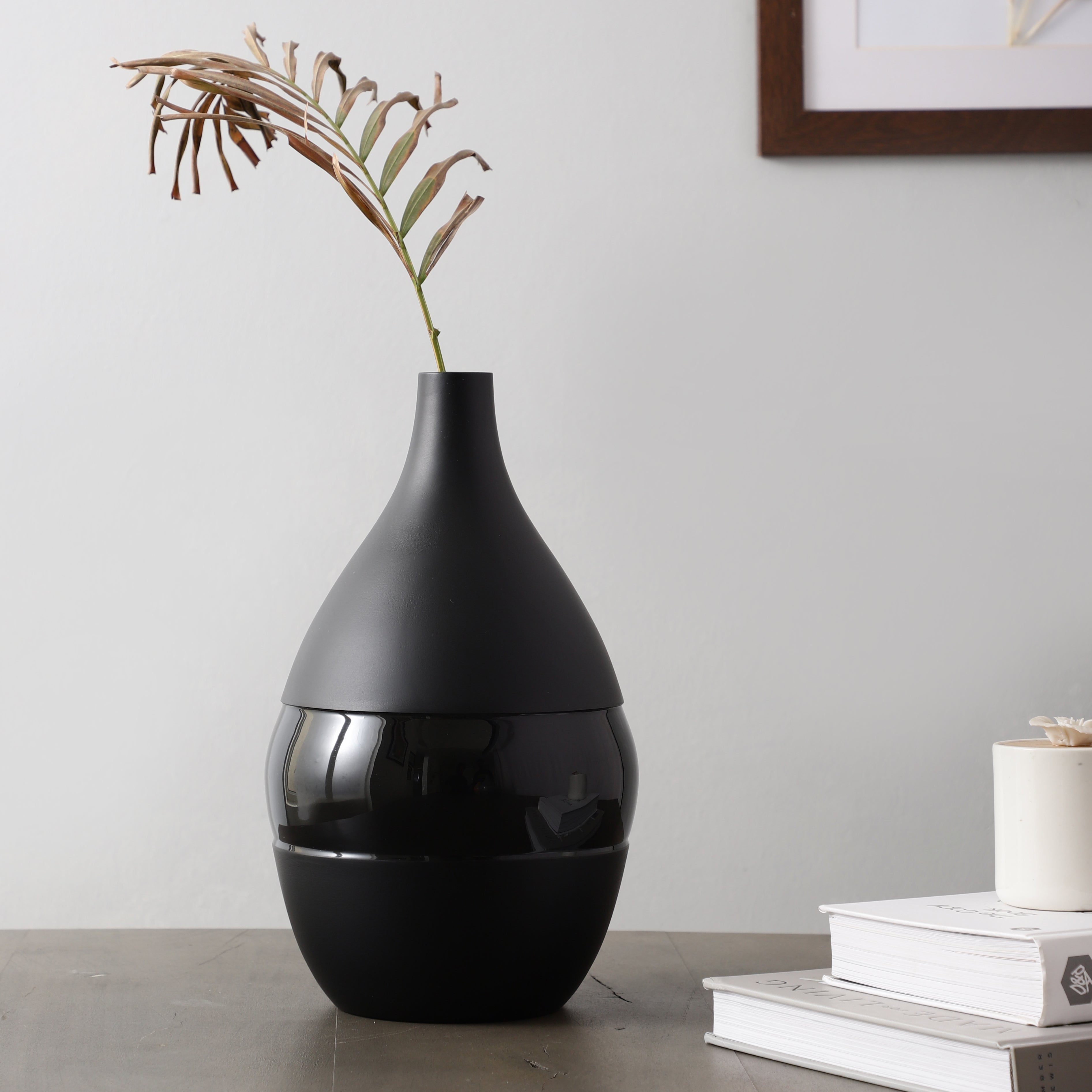 Vesera Black Enamel Vase Large