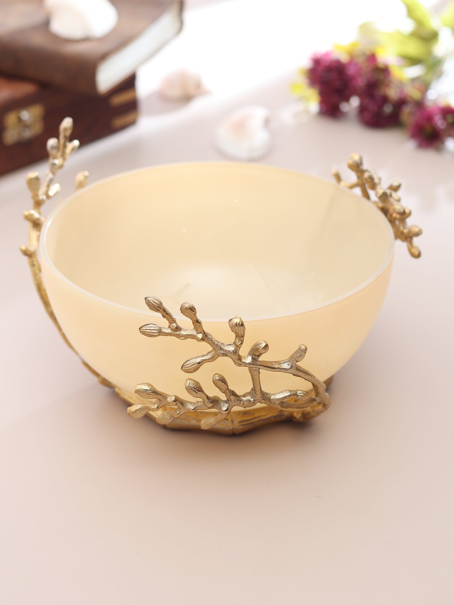 Vincent Glass Bowl in cream & Gold