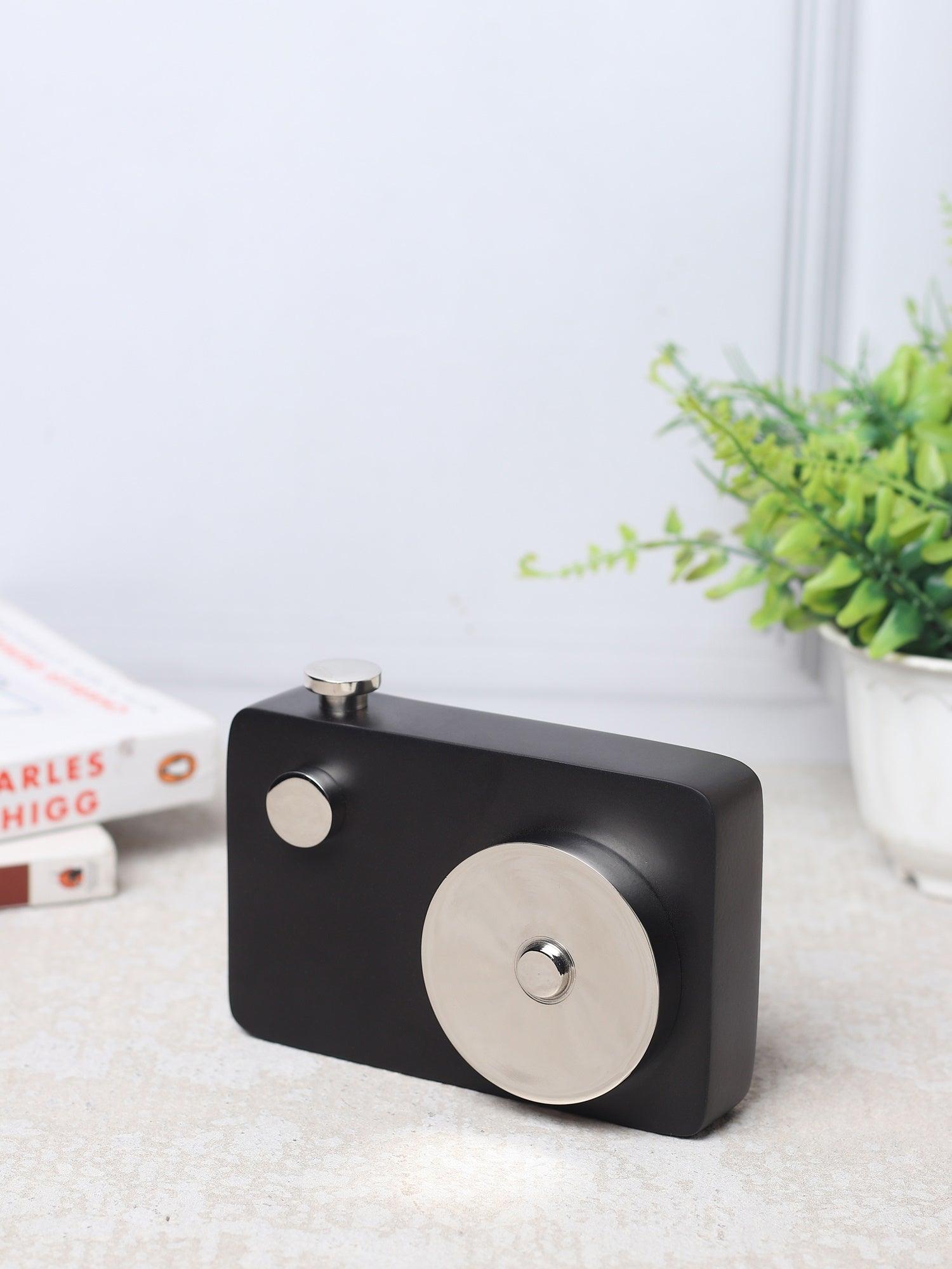 Vintage Shutter Charm in Black