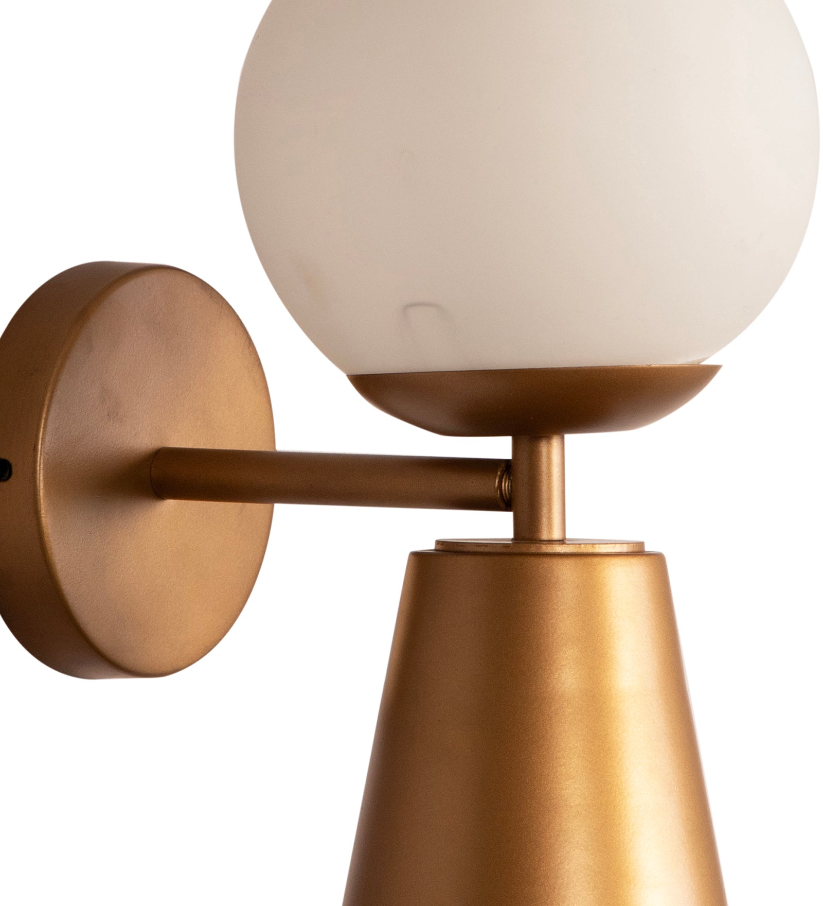 Lark Lzzy Gold Wall Light By Shoppeefry