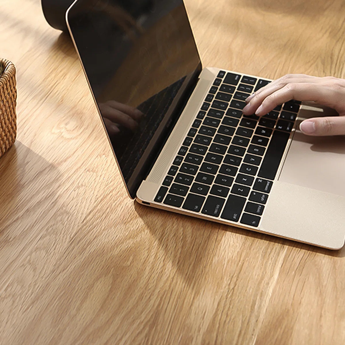 Sleek Solid Wood Rectangular Desk,3-drawer
