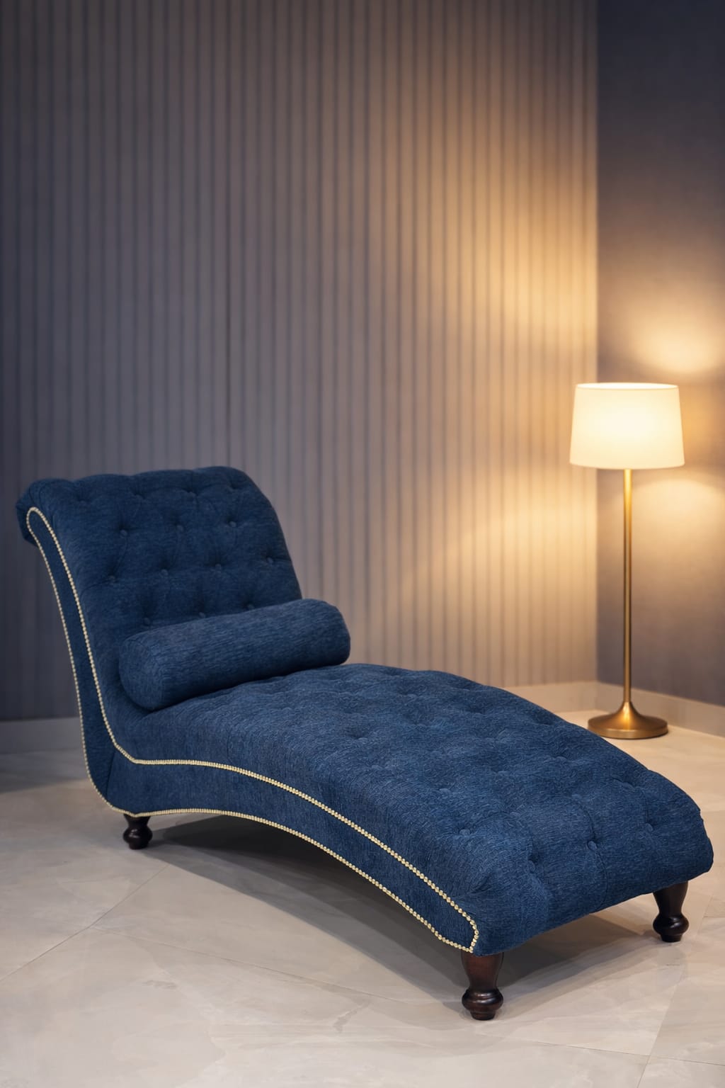 Classic Tufted Chaise Lounge in Blue Fabric | Elegant Accent Lounger
