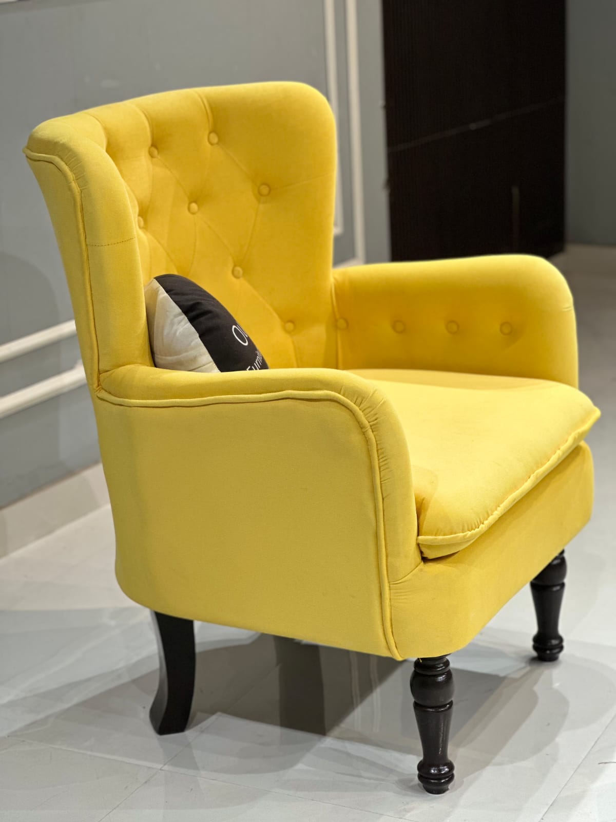 Wide Tufted Velvet Arm chair