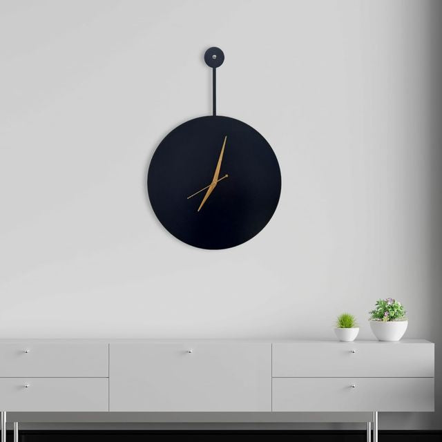 big black dial wallclock